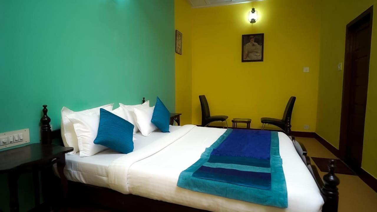 Elphinstone Residency Bed & Breakfast Kochi Bagian luar foto