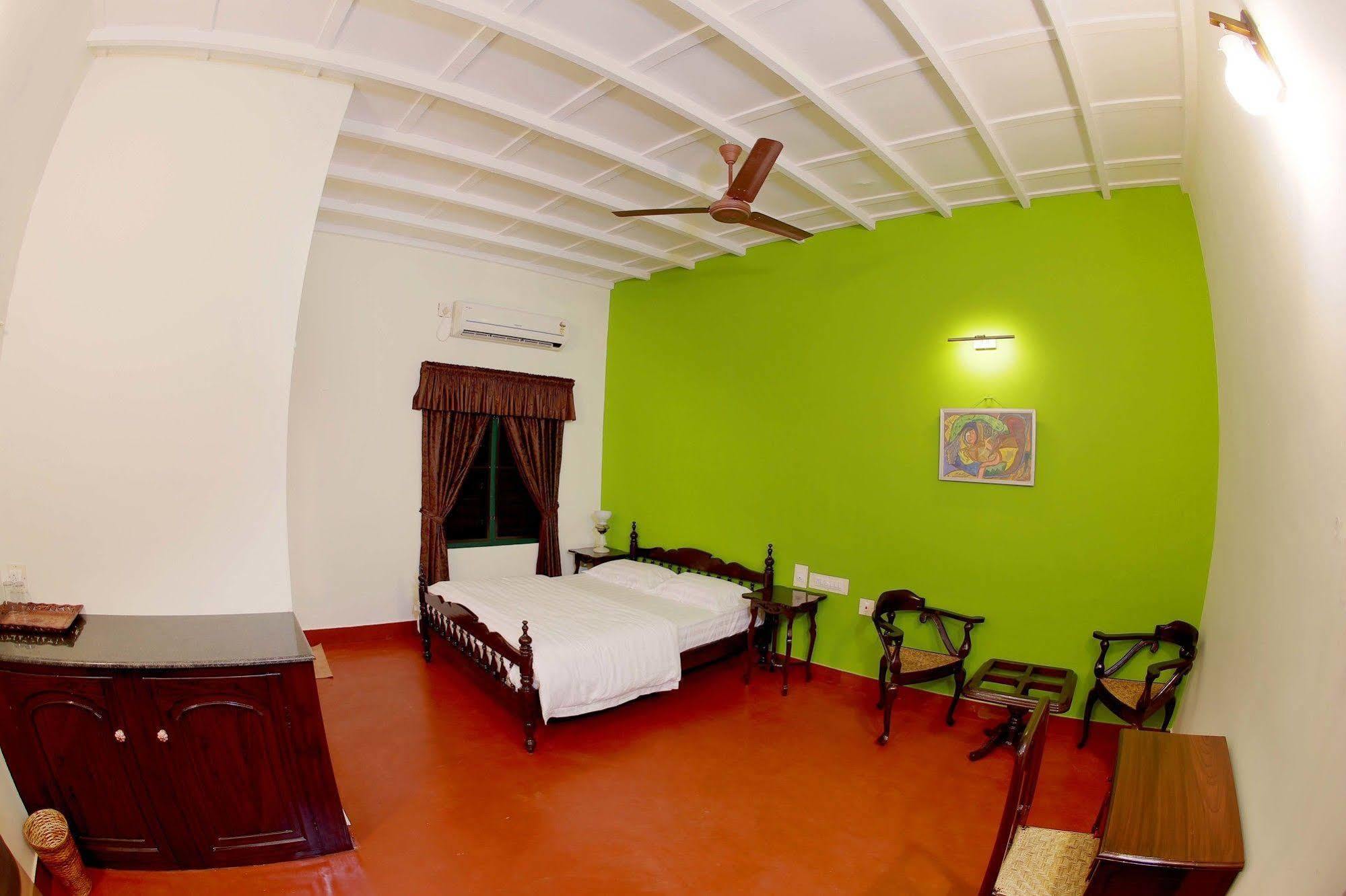 Elphinstone Residency Bed & Breakfast Kochi Bagian luar foto