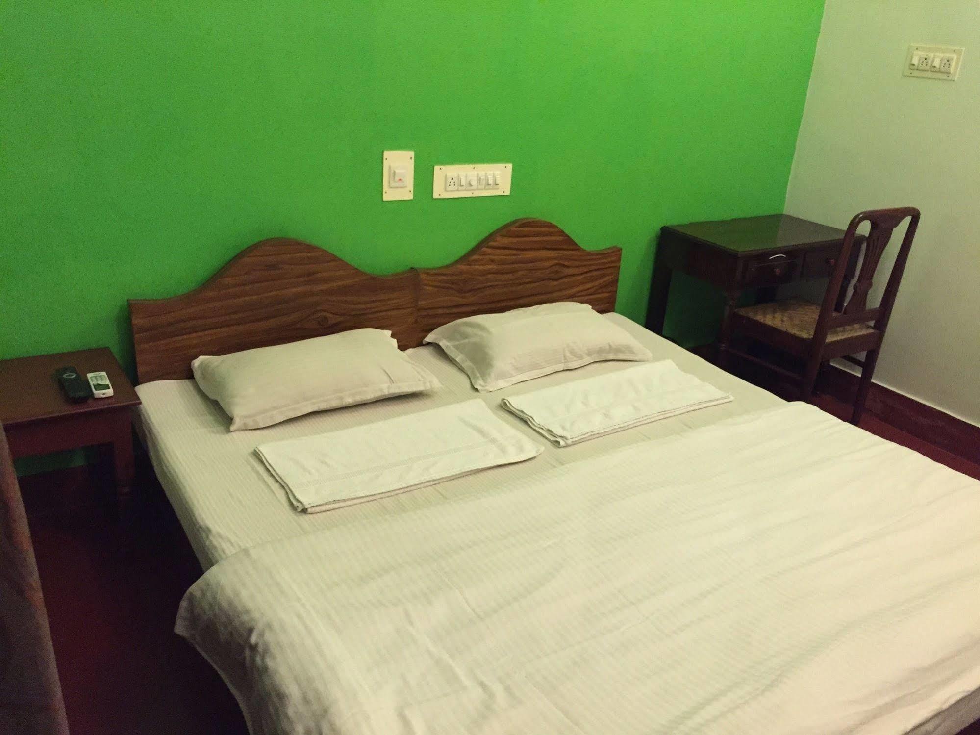 Elphinstone Residency Bed & Breakfast Kochi Bagian luar foto