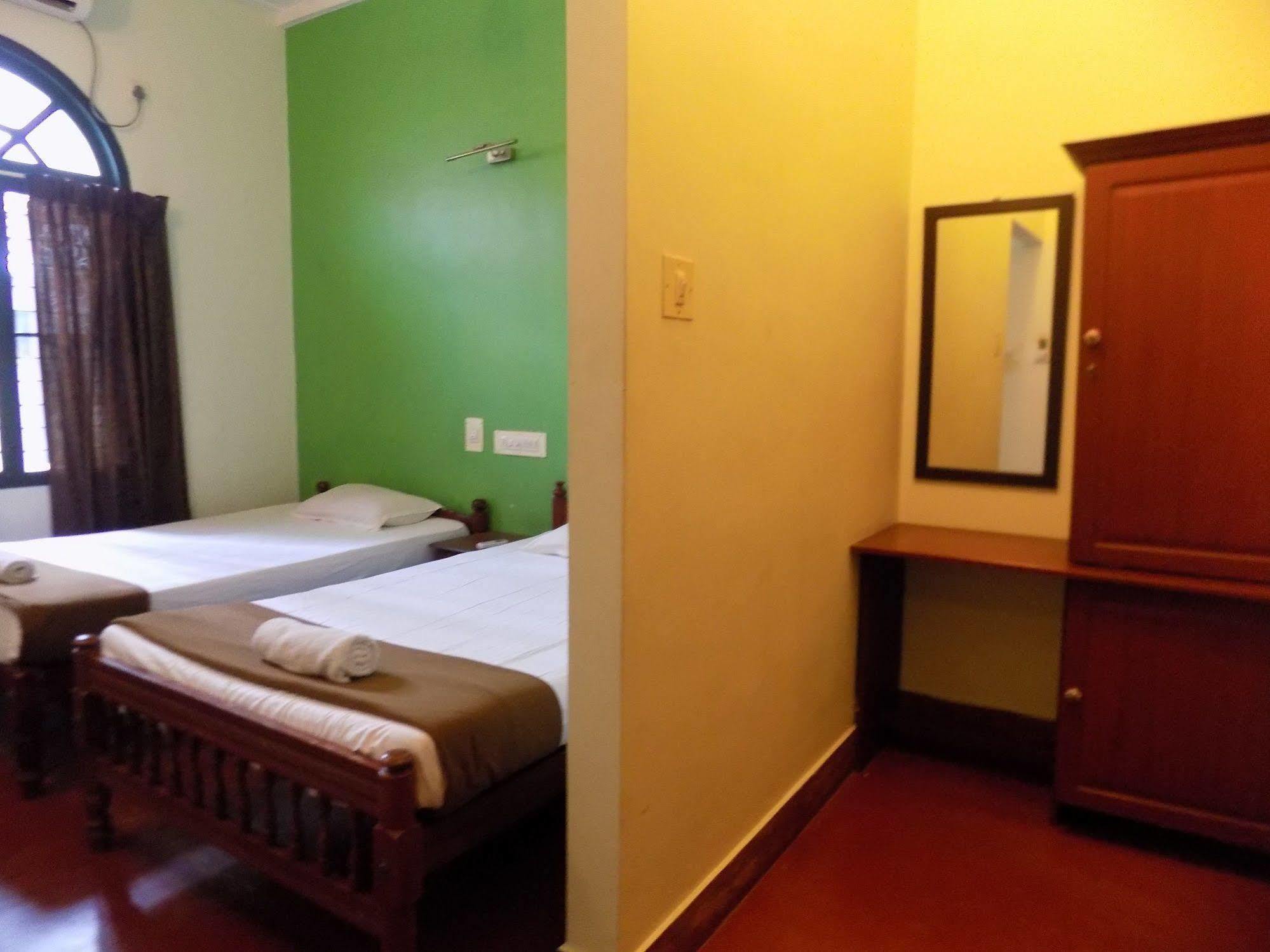 Elphinstone Residency Bed & Breakfast Kochi Bagian luar foto