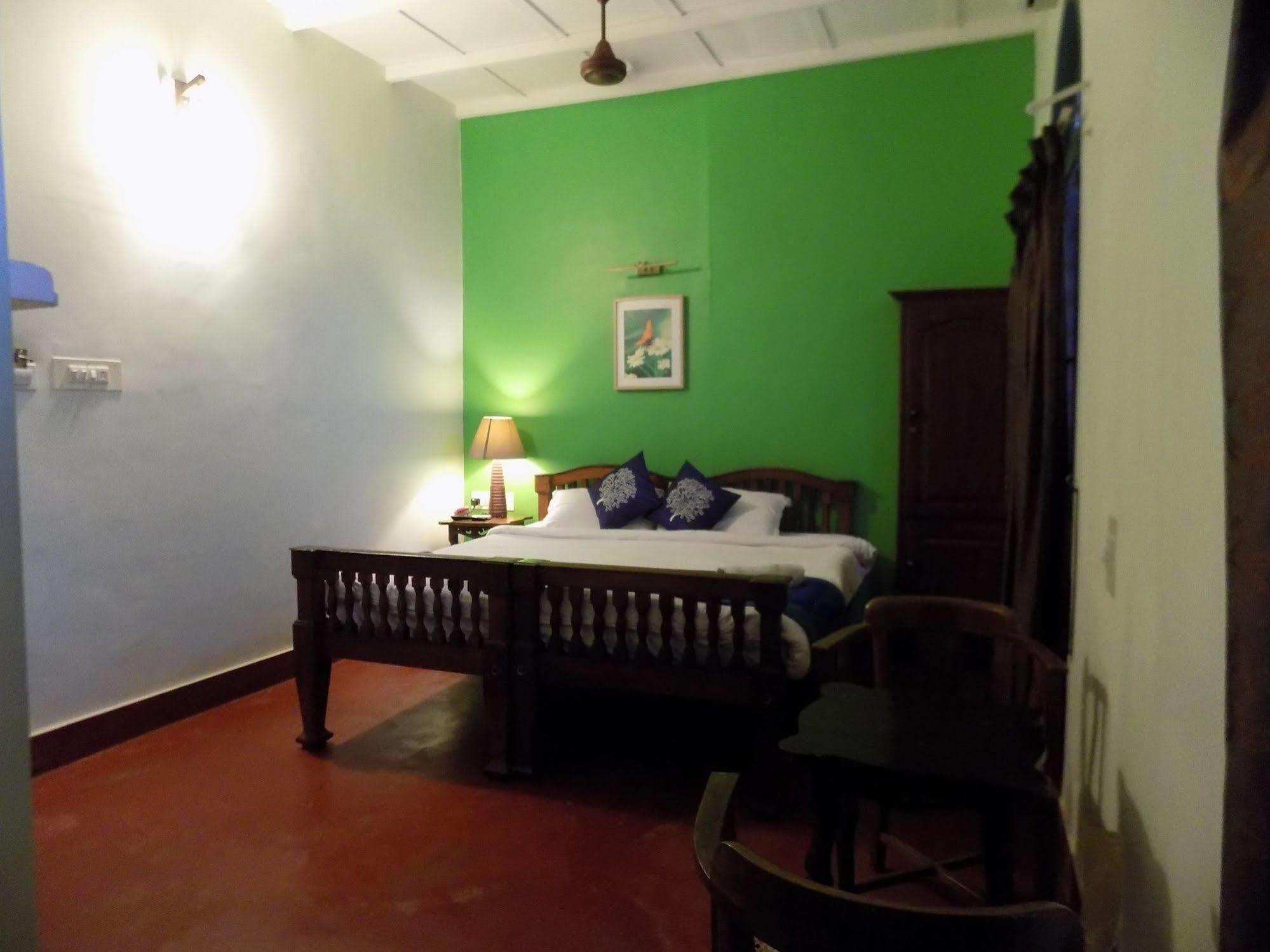 Elphinstone Residency Bed & Breakfast Kochi Bagian luar foto