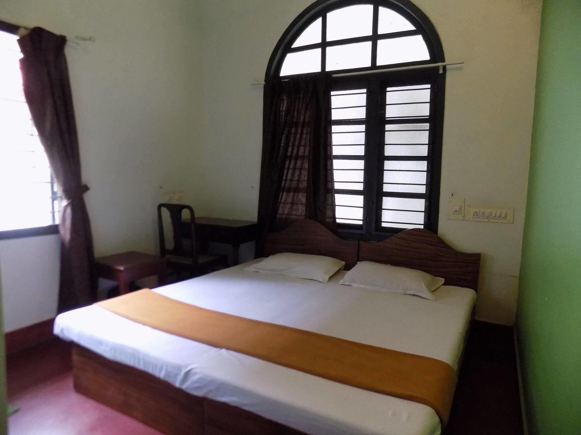 Elphinstone Residency Bed & Breakfast Kochi Bagian luar foto